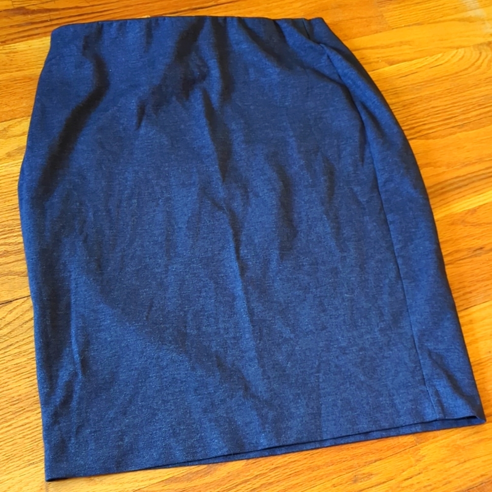 ELLE size medium pencil skirt
